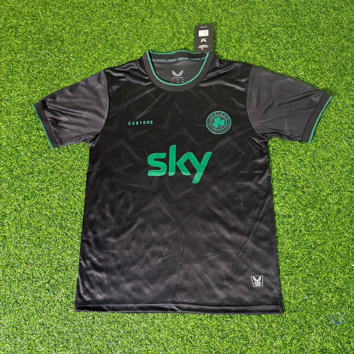 Ireland Black Green 2026 World Cup Football Jersey – Troy Parrott – Front View
