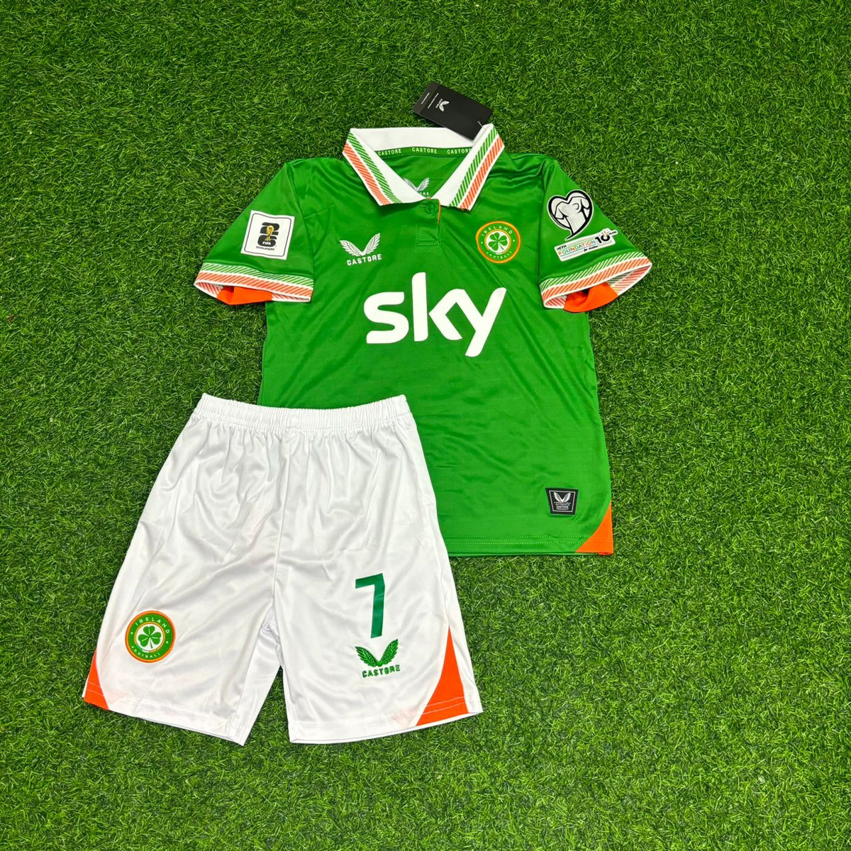 Ireland Éire Green 2026 World Cup Kids Football Jersey – Troy Parrott – Detailed View