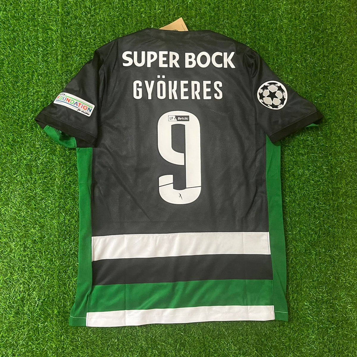 Viktor Gyökeres Sporting Lisbon Home Green Football Jersey – Back View