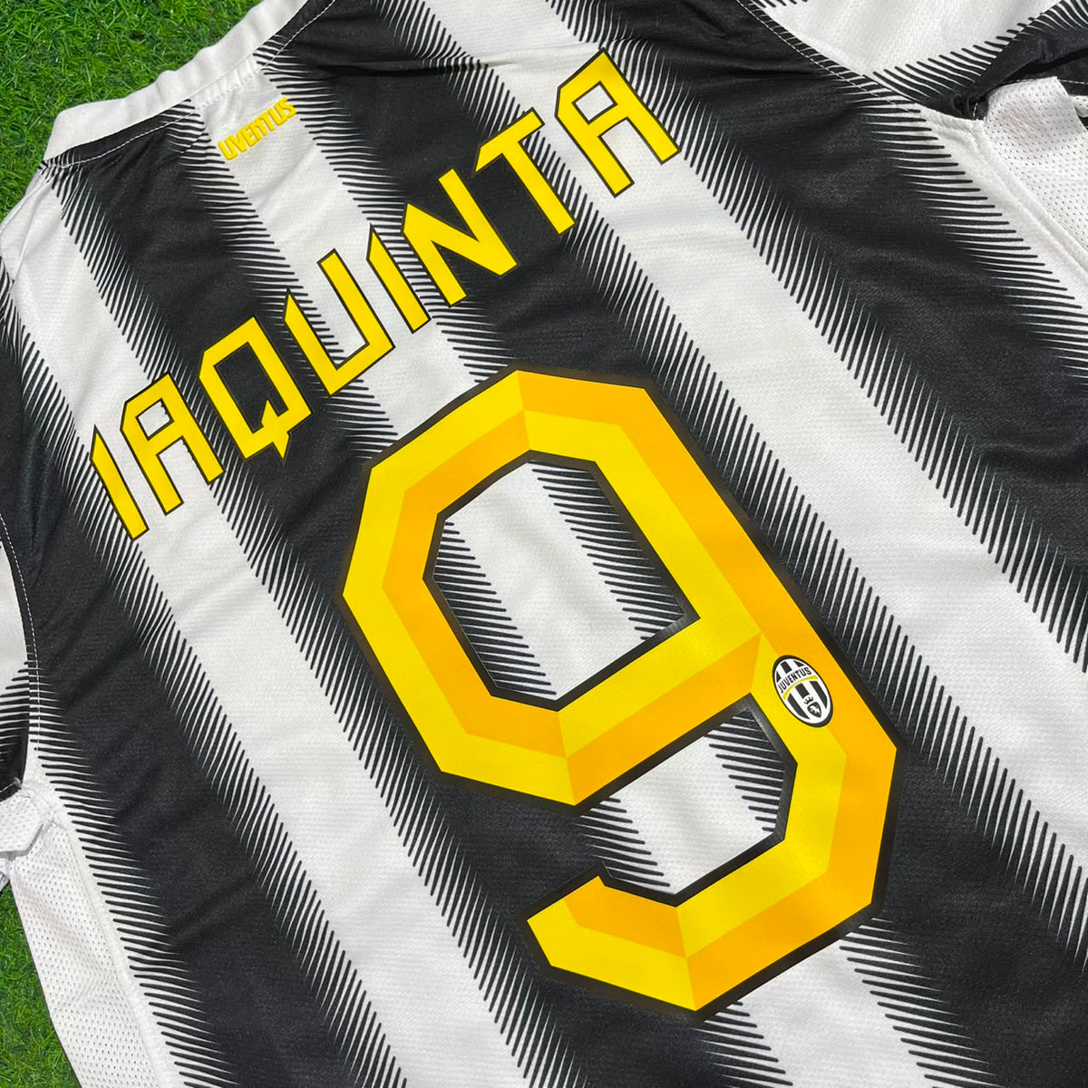 Juventus Home 2011 2012 Season Retro Jersey – Vincenzo Iaquinta – Detailed View