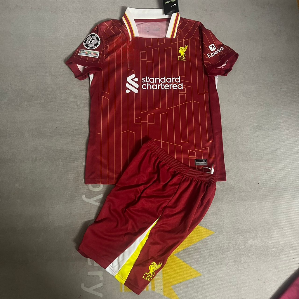 Liverpool Virgil van Dijk Kids Kit Child Set Retro Football Jersey Kinder – Front View