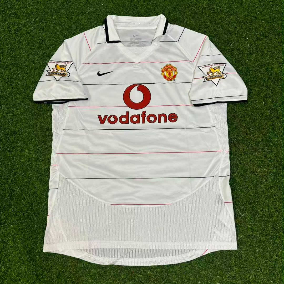 Manchester United 2003/2005 Retro Jersey – Wayne Rooney #8 – Front View