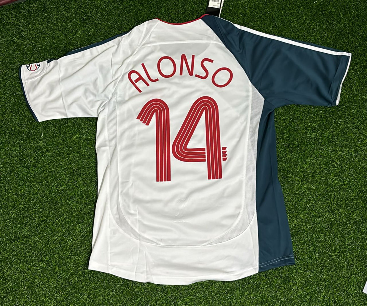 Xabi Alonso Liverpool 2006 2007 White Retro Jersey – Back View