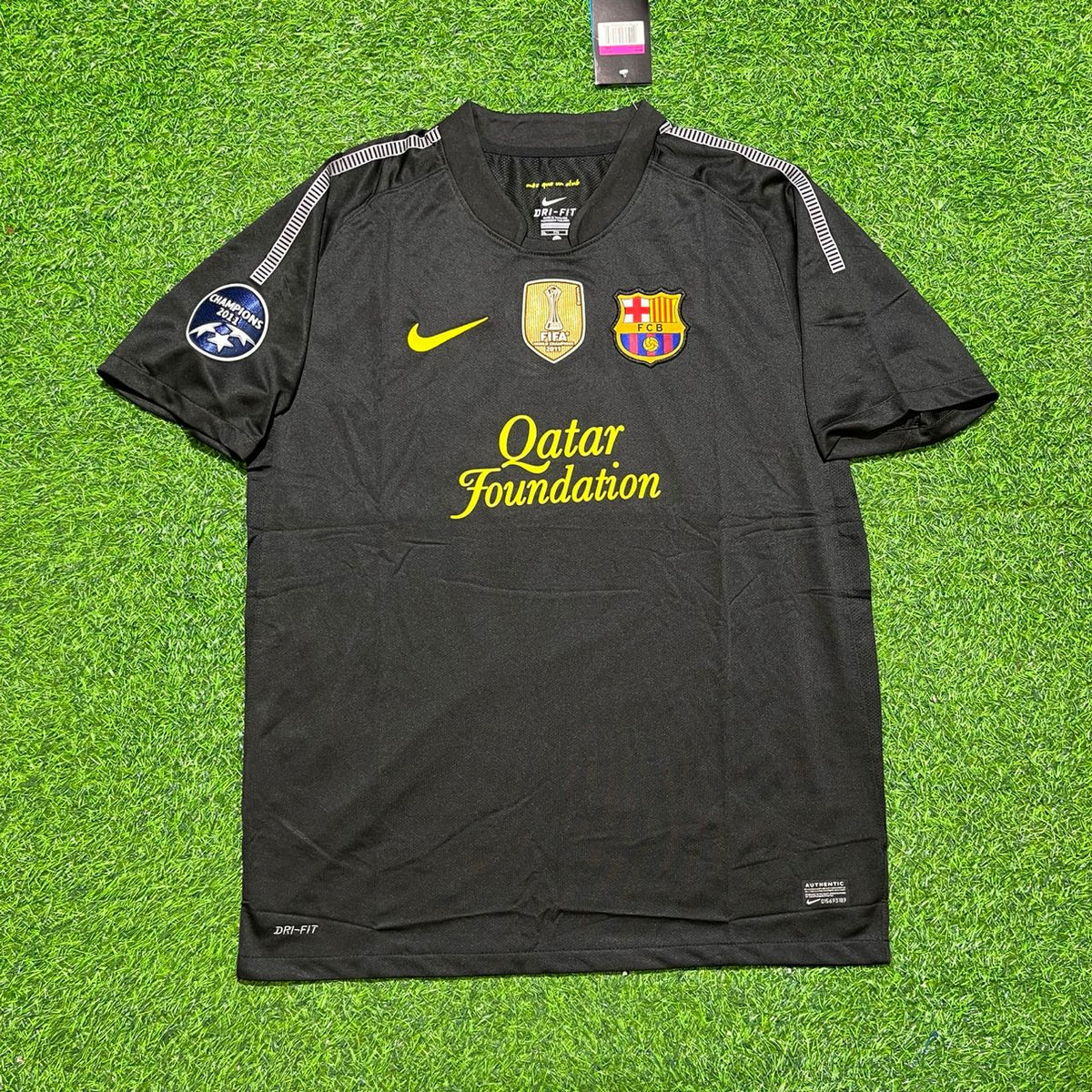 2011/12 Xavi Barcelona Black Retro Football Jersey – Front View