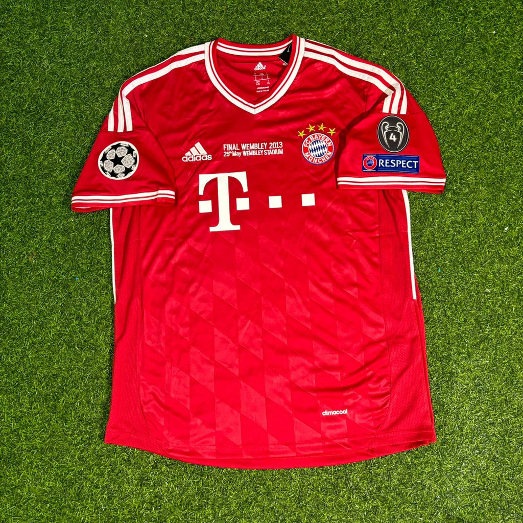 2013 Xherdan Shaqiri #11 Bayern Munich Champions League Final Retro Football Jersey – Front View