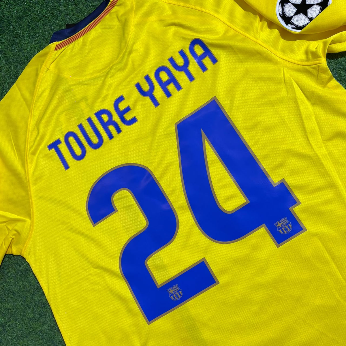 Barcelona 08/09 Season Yellow Away Retro Jersey – Yaya Toure FC – Detailed View