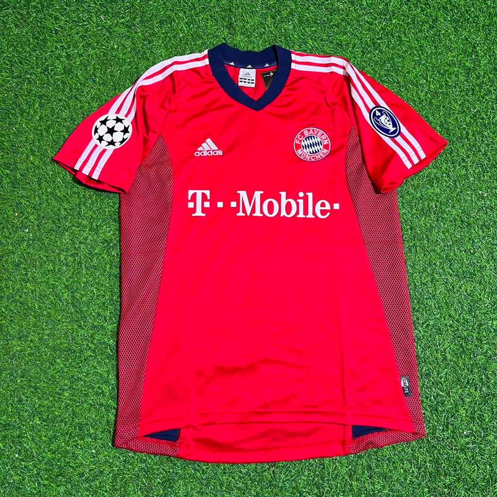 Bayern München 2002/2003 Season Home Red Retro Jersey – Ze Roberto – Front View