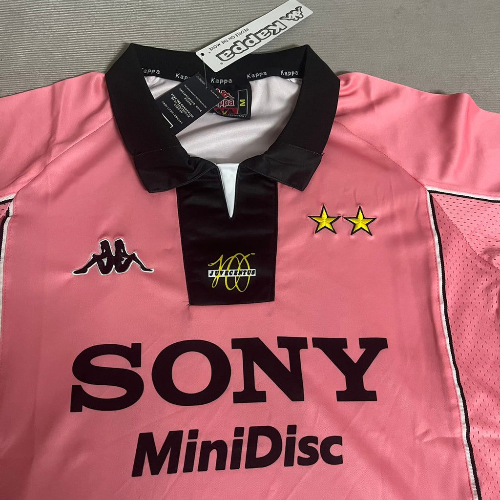 Roberto Baggio Juventus 1995 Pink Kit Jersey – Detailed View