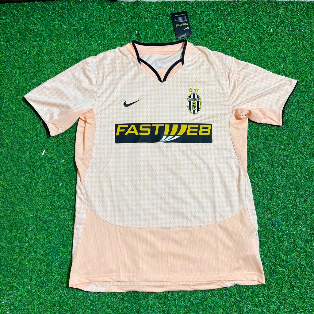 Juventus Away Retro Football Jersey – Zinedine Zidane 21 – Front View