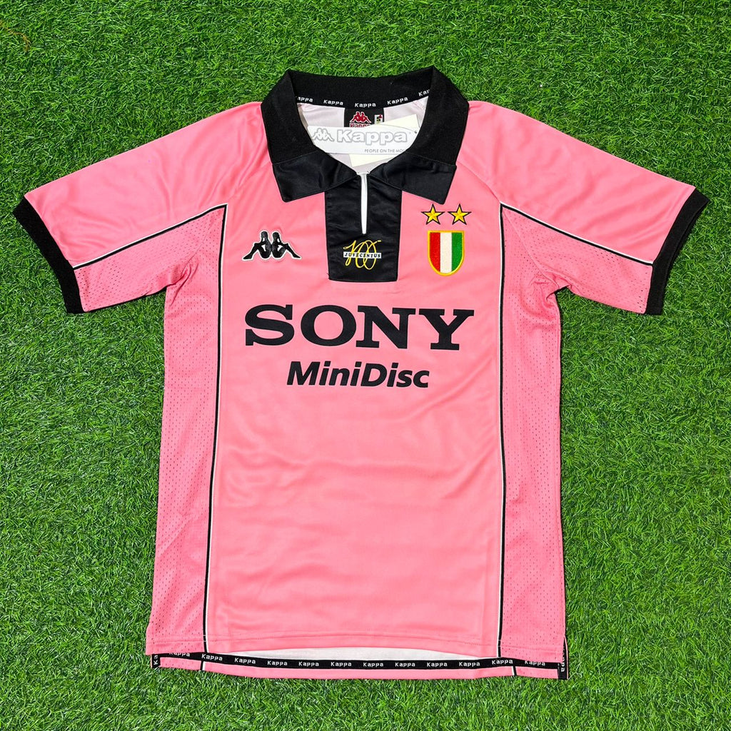 Zinedine Zidane – Juventus 1996/98 Retro Pink Kit Jersey – | | – Front View
