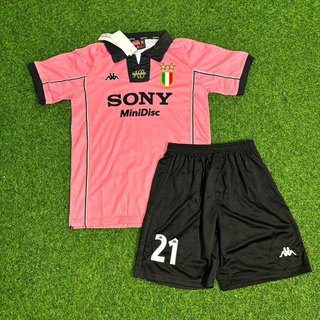 Juventus 1996/98 Retro Pink Kids Football Jersey – Zinedine Zidane – Front View