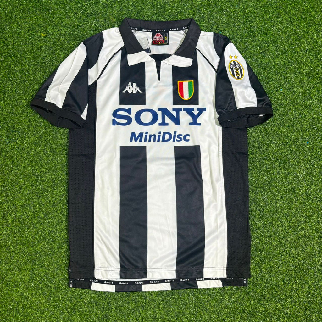 Juventus 1997/98 Home Retro Football Jersey – Zinedine Zidane – Front View