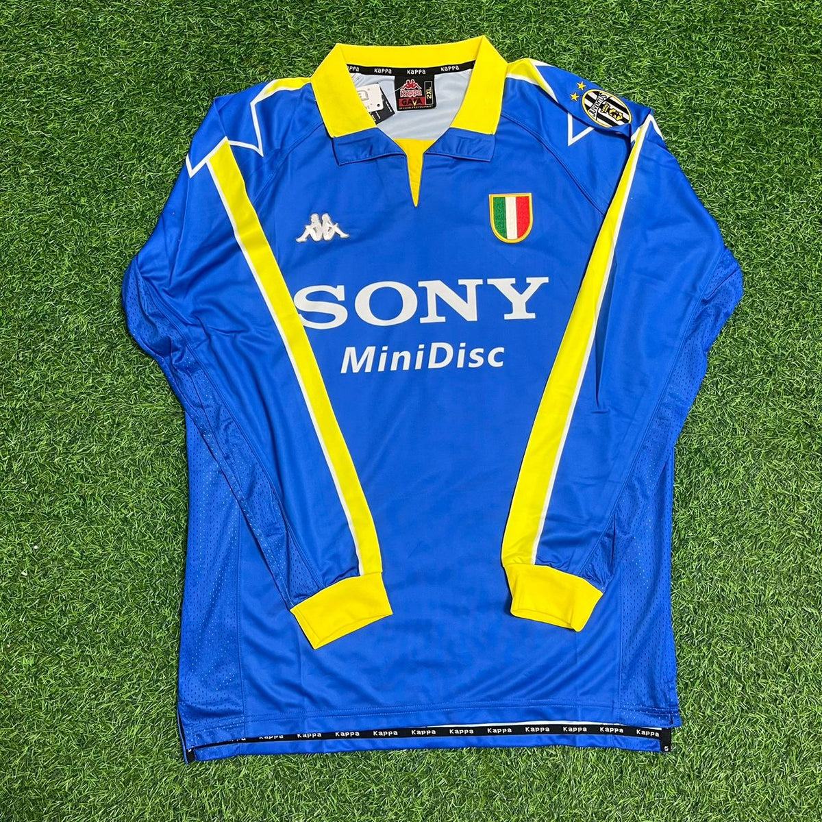 Zinedine Zidane Juventus 1997–1998 Long Sleeve Retro Football Jersey – Front View