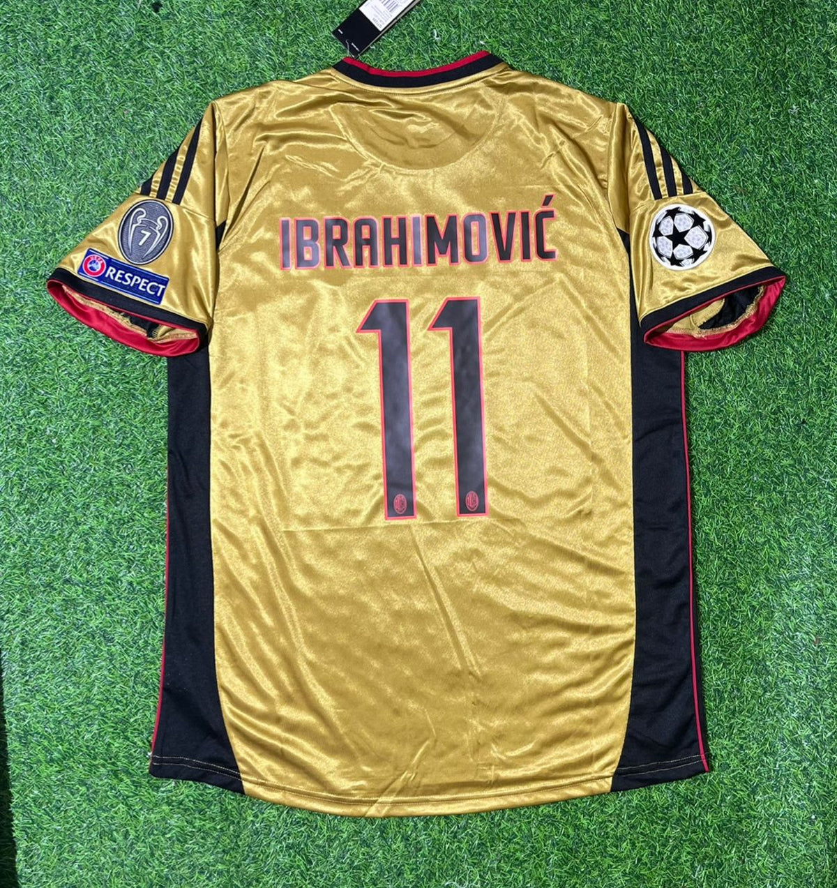 AC Milan Gold Retro Jersey – Zlatan Ibrahimović #11 – Back View