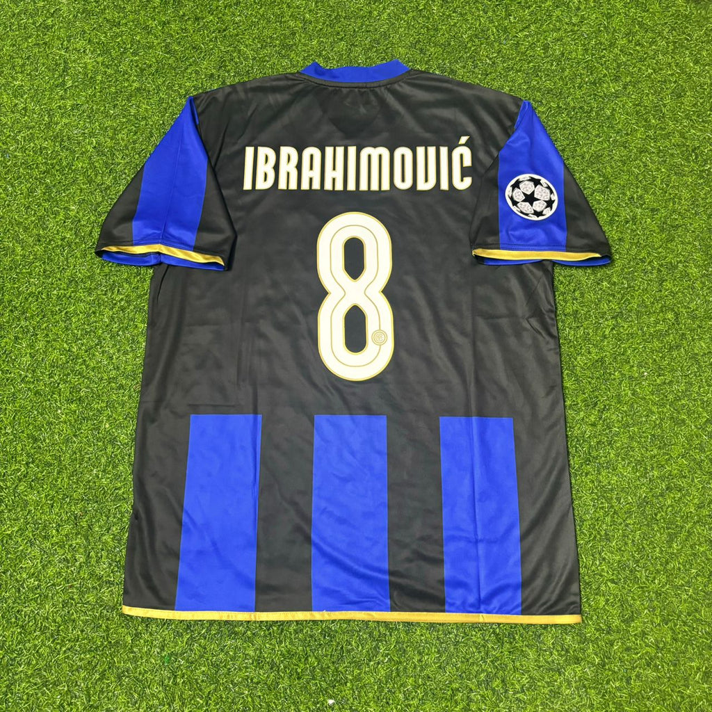 Inter Milan 2008-09 Retro Football Jersey – Zlatan Ibrahimović #8 – Back View