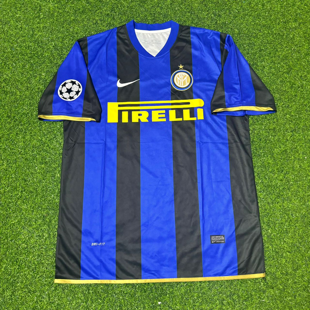 Inter Milan 2008-09 Retro Football Jersey – Zlatan Ibrahimović #8 – Front View