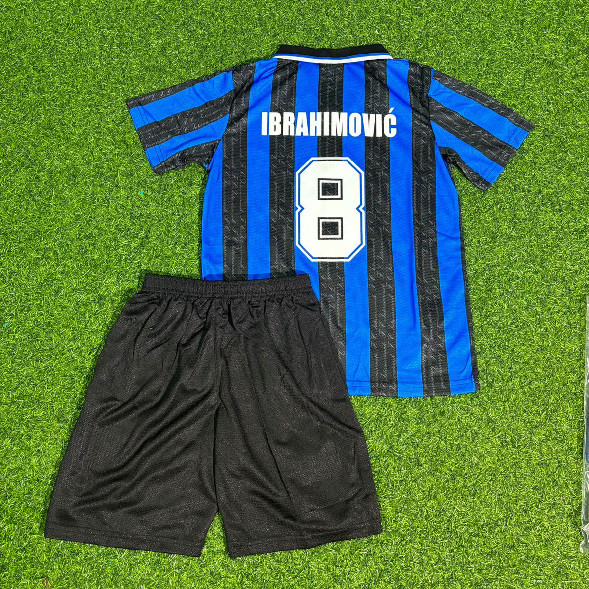 Inter Milan Home Retro Kids Football Jersey – Zlatan Ibrahimović #8 – Back View