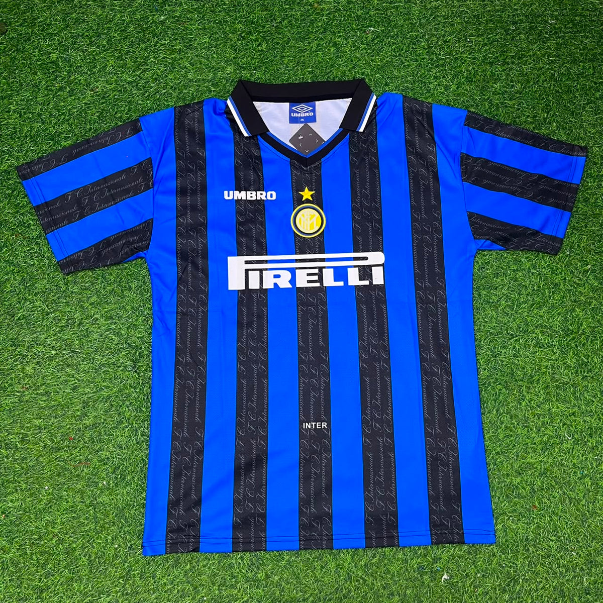 Zlatan Ibrahimović Inter Retro Kit Jersey – Front View