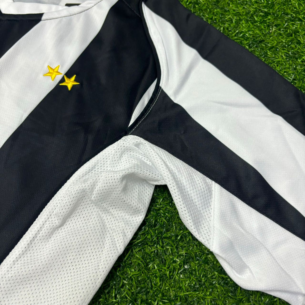 Zlatan Ibrahimović Juventus 2004-2005 White Home Retro Football Jersey – 6